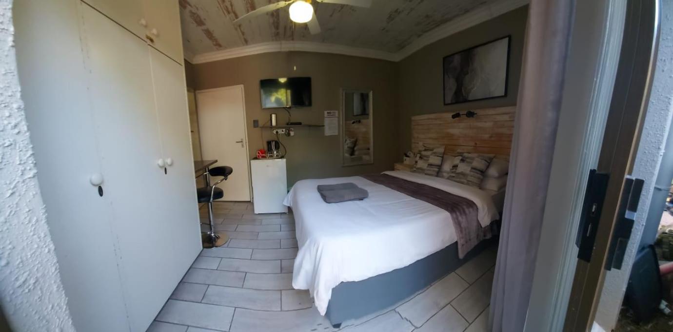 Villa Mariss Guesthouse Kraaifontein Ngoại thất bức ảnh
